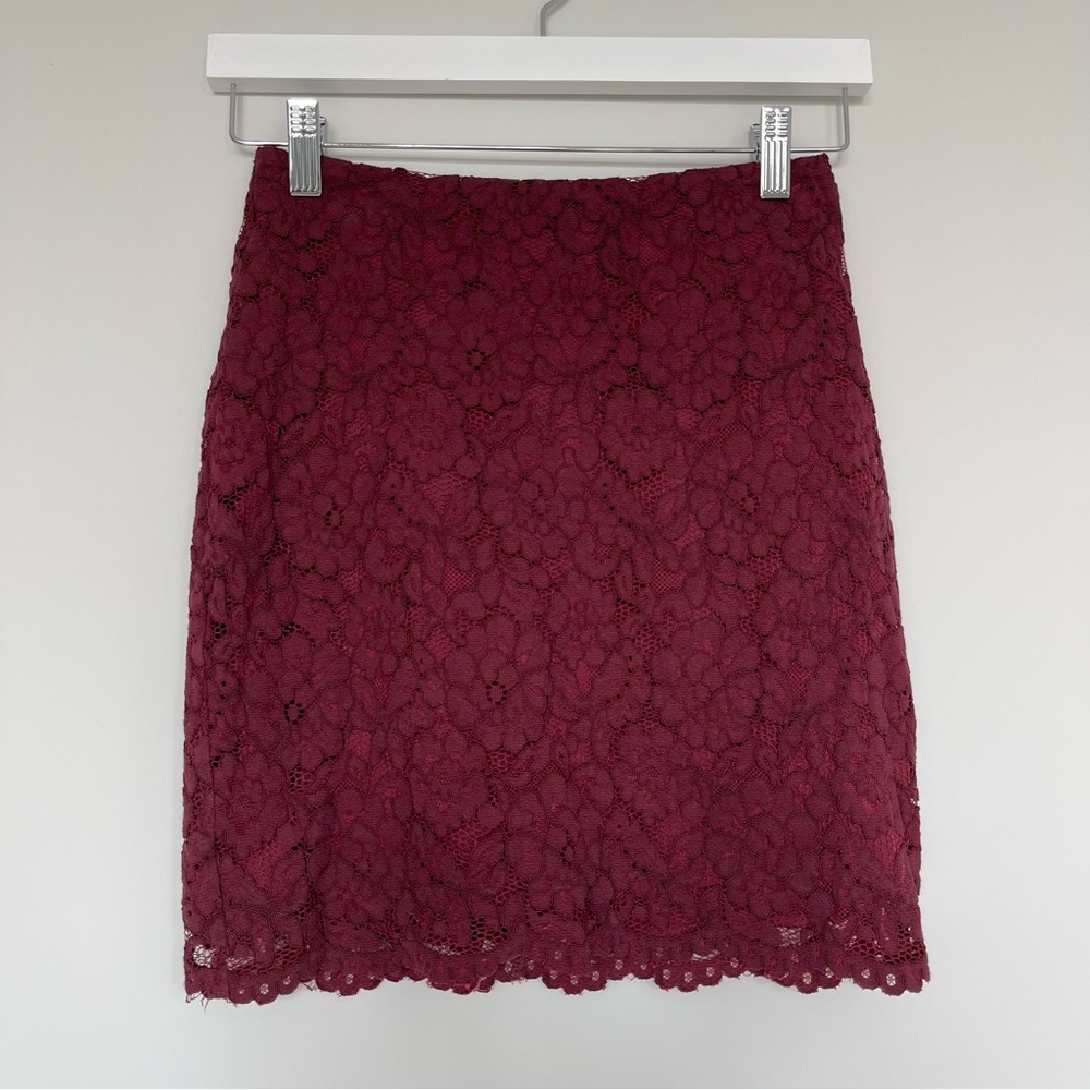 H&M Burgundy Lace Short Skirt Size 2